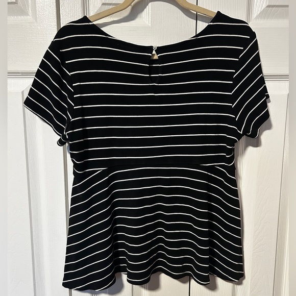 Torrid Black & White Striped Peplum Top Size 0 (12) Stretchy Rayon Blend - Picture 4 of 5